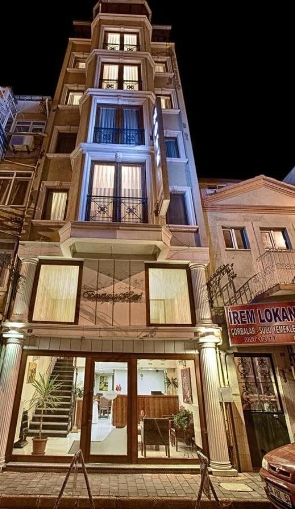 Cavalo de Troia usado no filme Troia - Próximo ao Hotel Akol - Çanakkale –  Foto de Akol Hotel, Canakkale - Tripadvisor